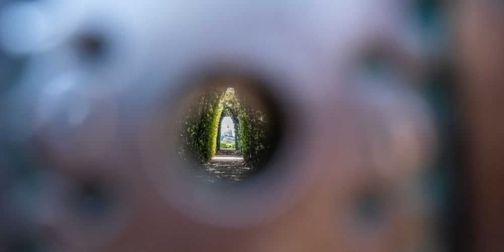 La cupola di San Pietro attraverso il buco della serratura