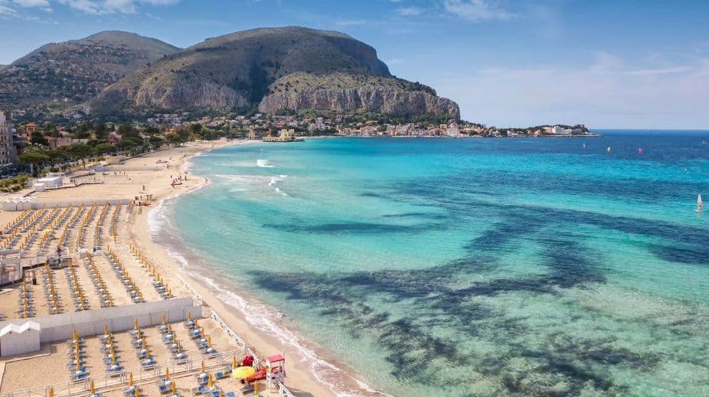 Palermo like a local: Mondello beach sea
